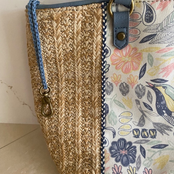 Sakroots Bird Meadow Straw Tote Shoulder Bag - Picture 5 of 9